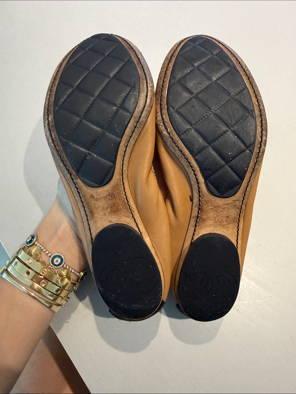 CHANEL Tan and Black Camellia Leather Ballet Flats - Picture 4 of 4